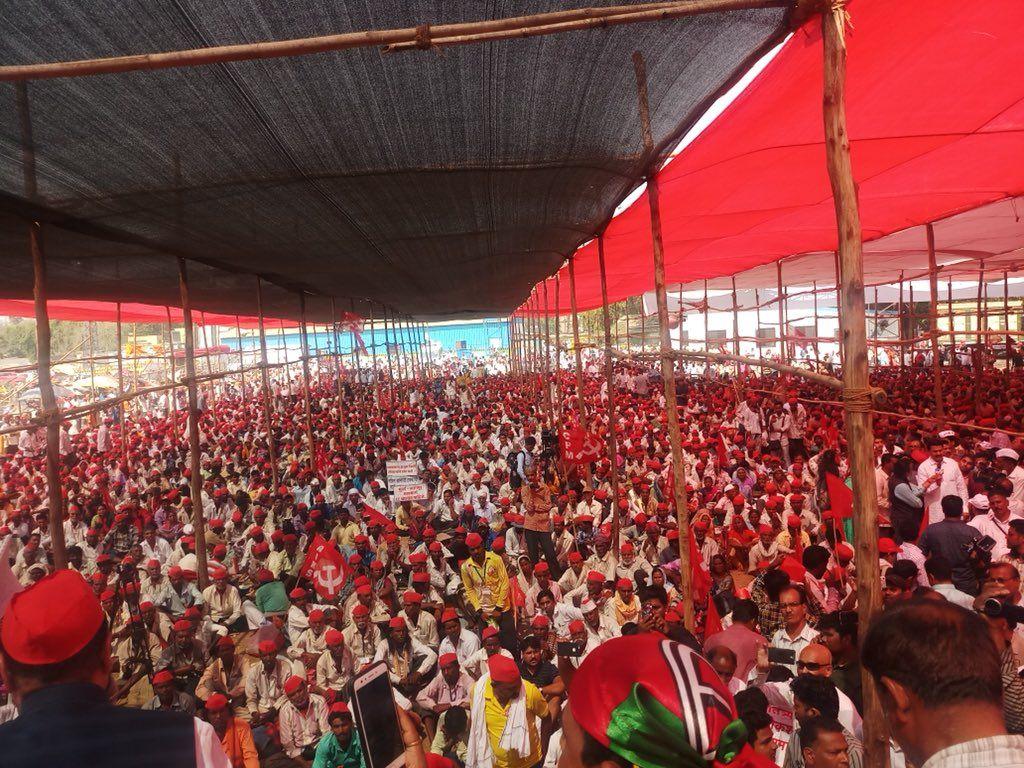 50000 Farmers Walked 180kms Asking for the Rightful Compensation for their crop