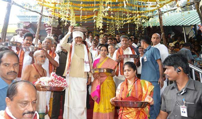 AP CM Chandrababu Naidu offers Pattu Vastralu to Goddess Durga