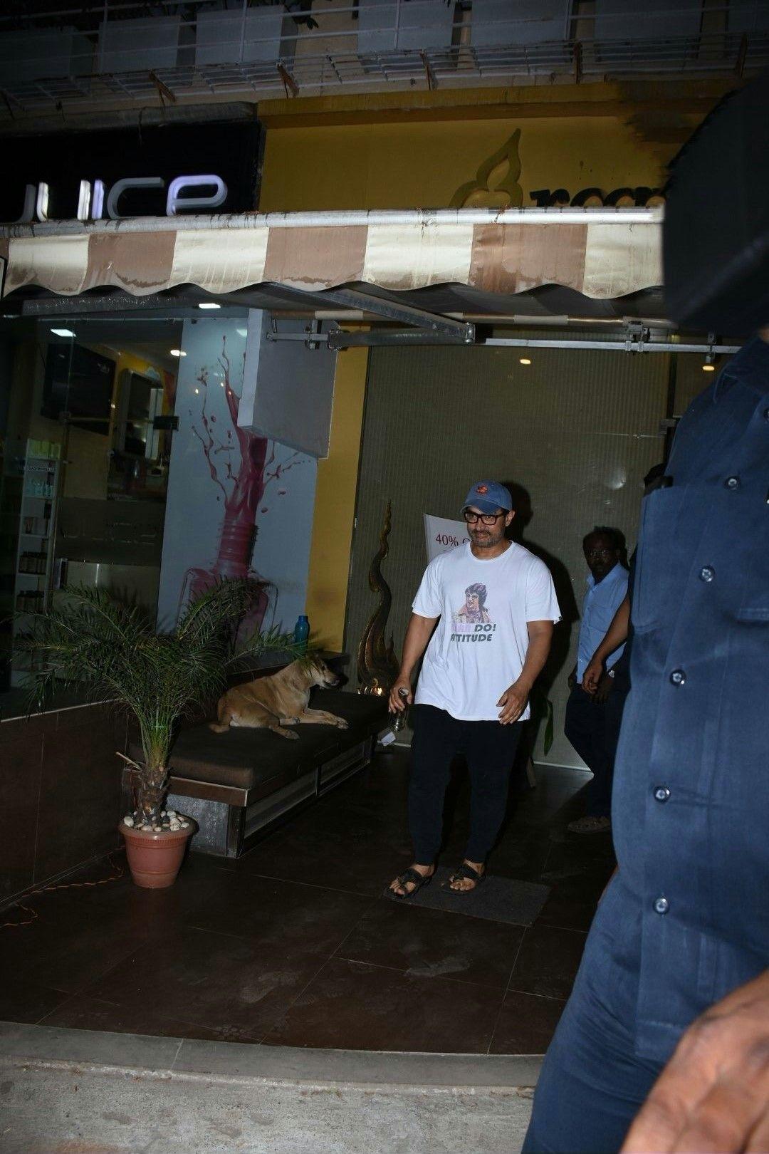 Aamir Khan spotted outside a Juice shop by night in Mumbai