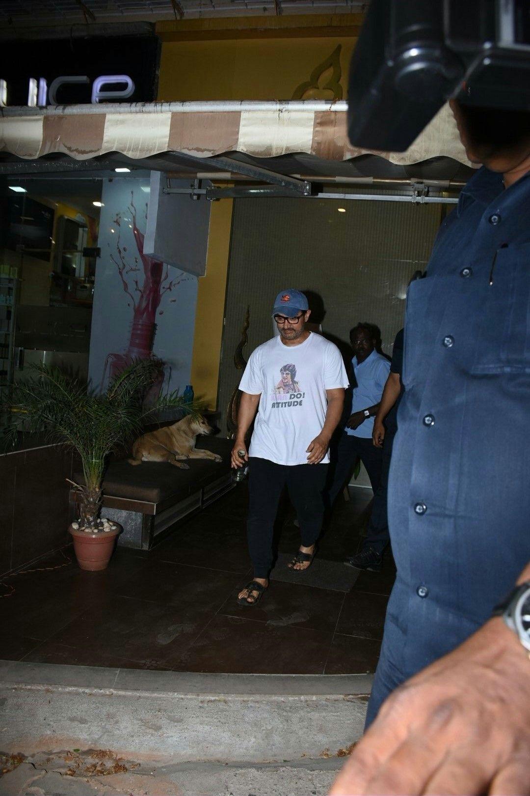 Aamir Khan spotted outside a Juice shop by night in Mumbai