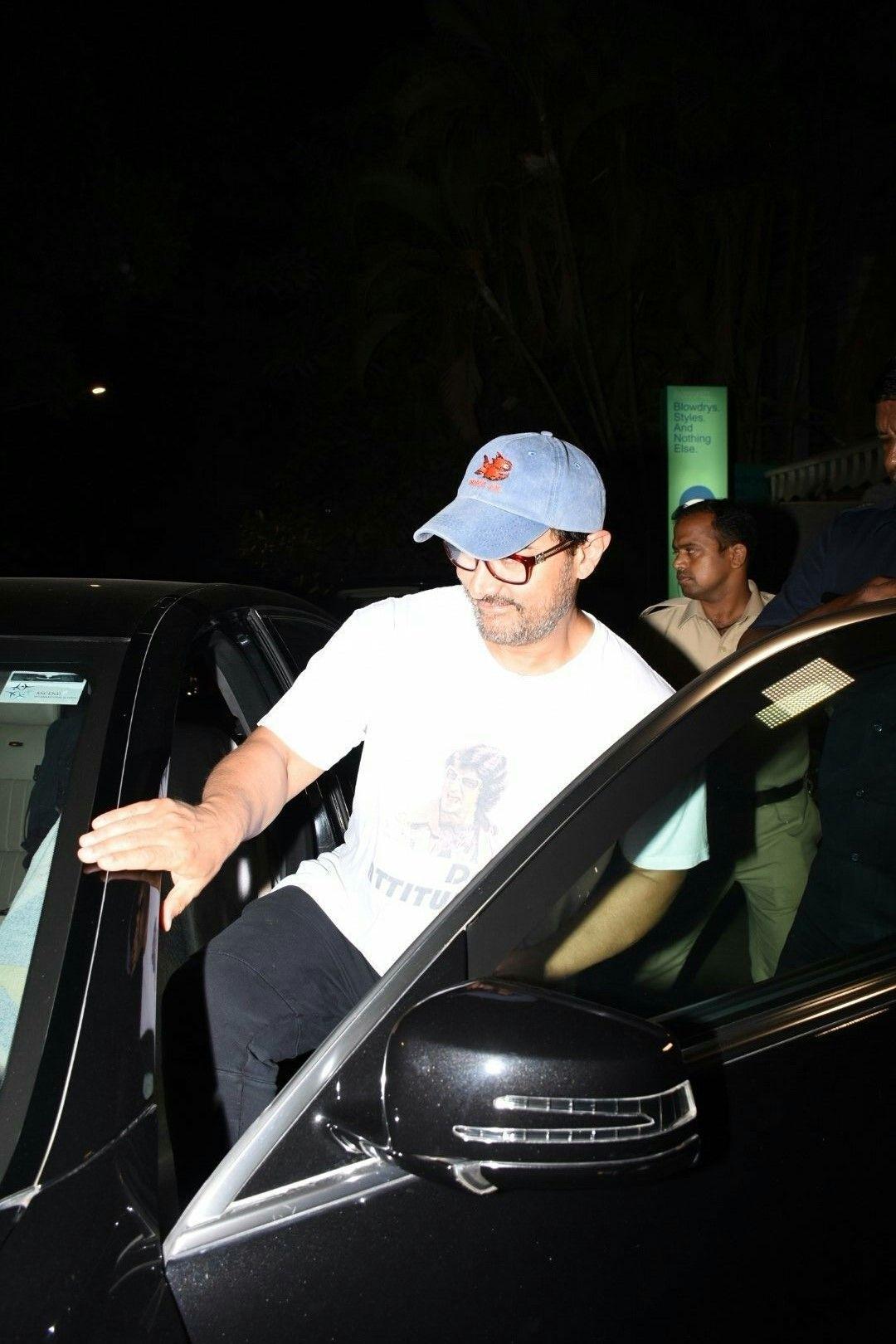 Aamir Khan spotted outside a Juice shop by night in Mumbai
