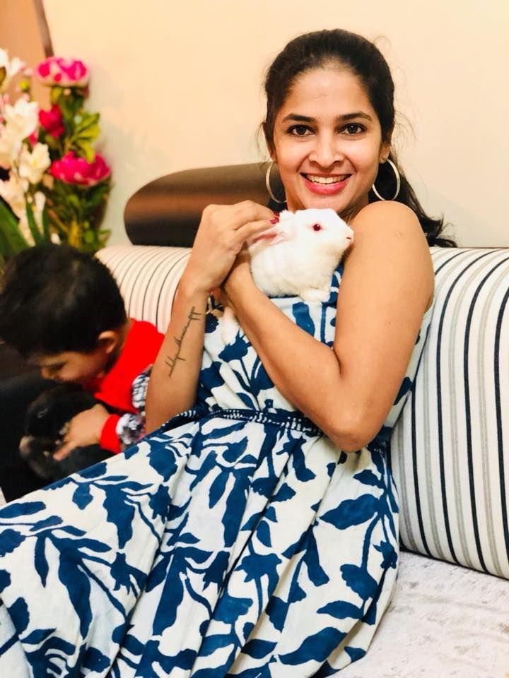 Actor Siva Balaji wife Madhumitha Latest Photos