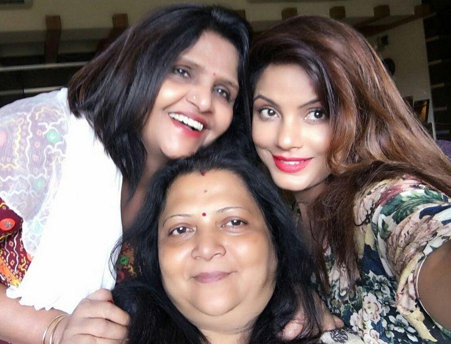 Actress Neetu Chandra NEVER Seen Photos