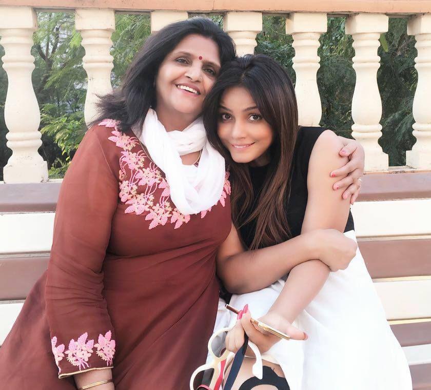 Actress Neetu Chandra NEVER Seen Photos