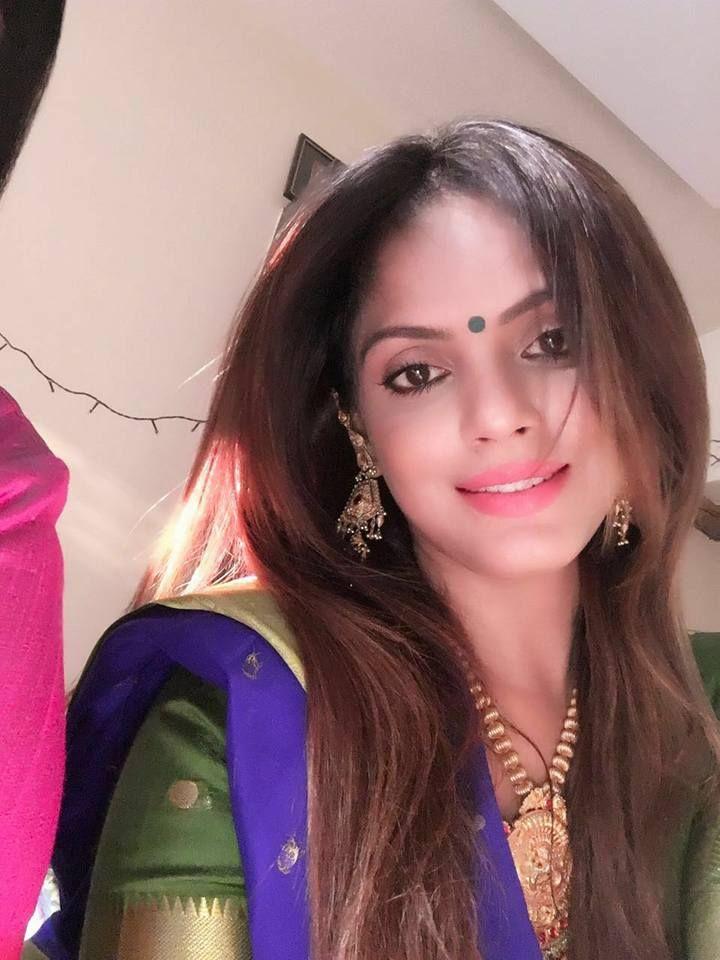 Actress Neetu Chandra NEVER Seen Photos