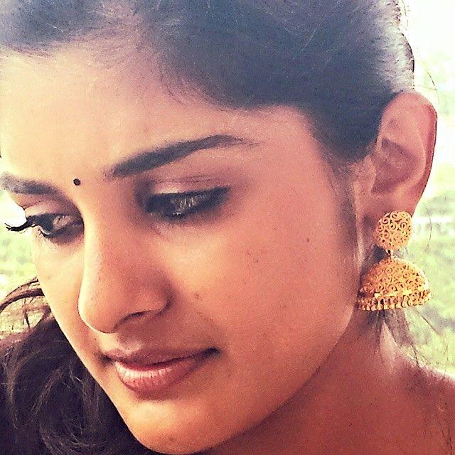 Actress Niveda Thomas Rare & Unseen Photos Collection!