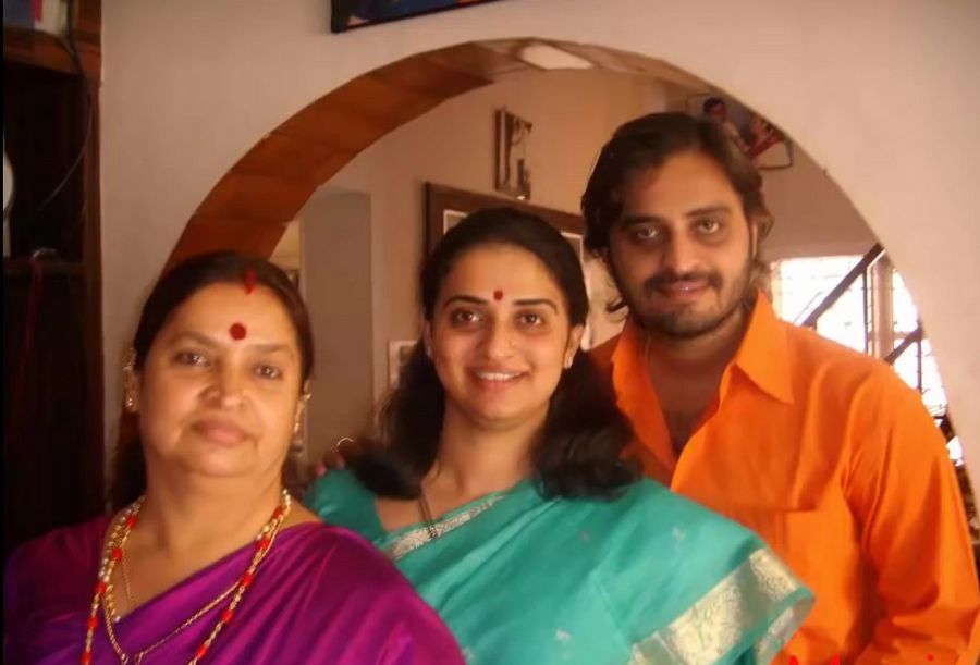 Actress Pavithra Lokesh Family Pictures