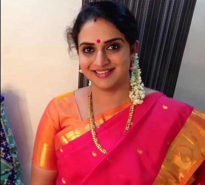 Actress Pavithra Lokesh Family Pictures