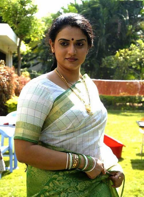 Actress Pavithra Lokesh Family Pictures