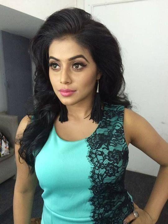 Actress Poorna Real Life Rare & Unseen Leaked Photos