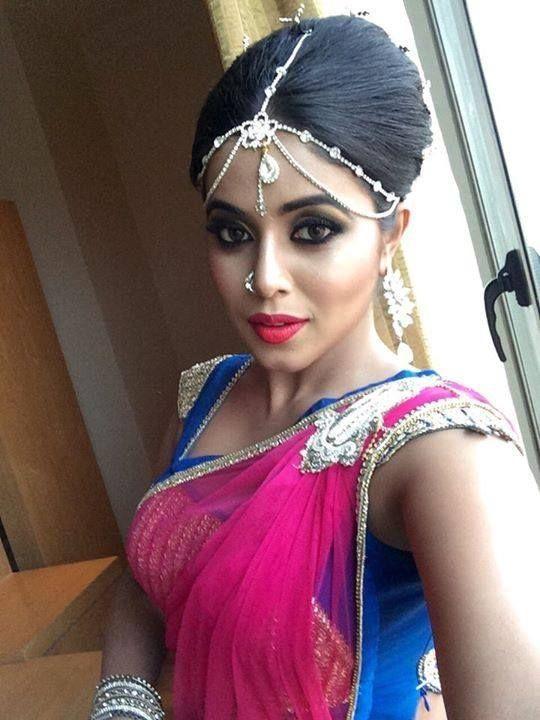 Actress Poorna Real Life Rare & Unseen Leaked Photos