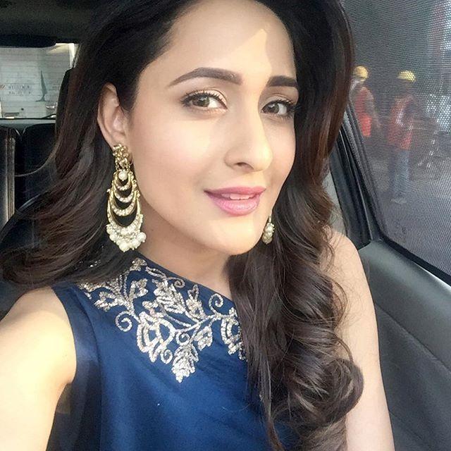 Actress Pragya Jaiswal Rare & UNSeen Photos Collection