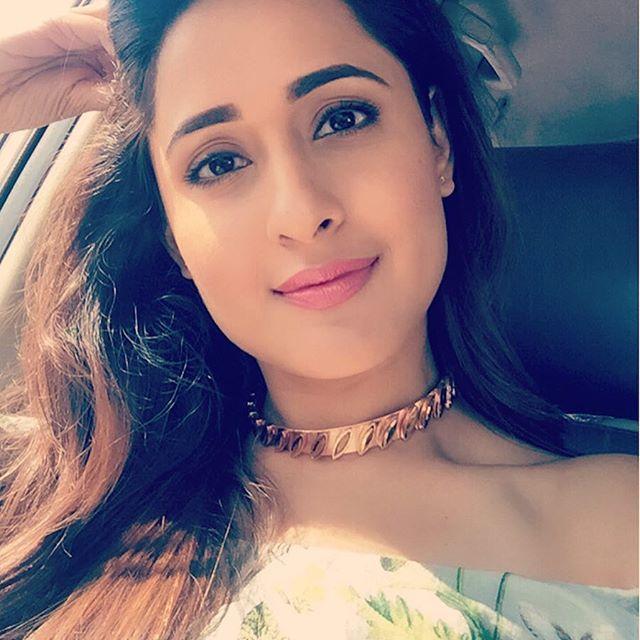 Actress Pragya Jaiswal Rare & UNSeen Photos Collection