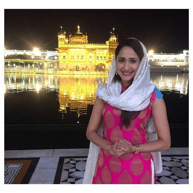 Actress Pragya Jaiswal Rare & UNSeen Photos Collection