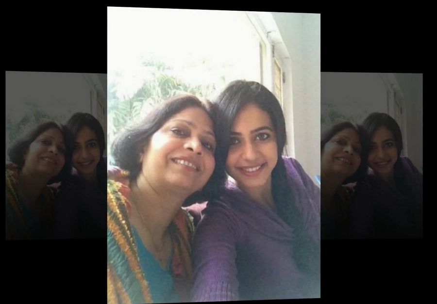 Actress Rakul Preet Singh Unseen Family Pics