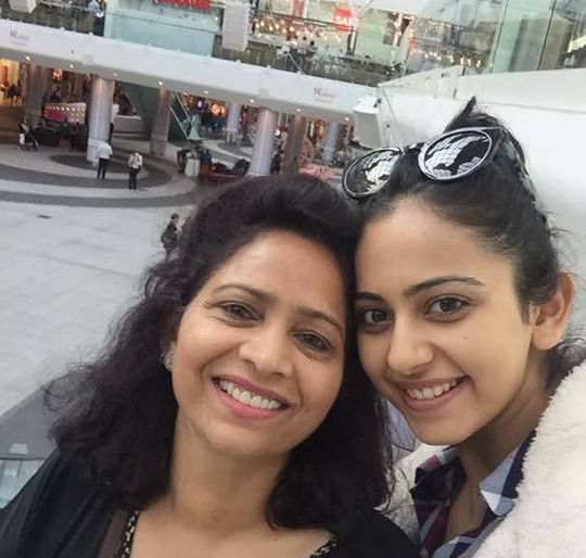 Actress Rakul Preet Singh Unseen Family Pics