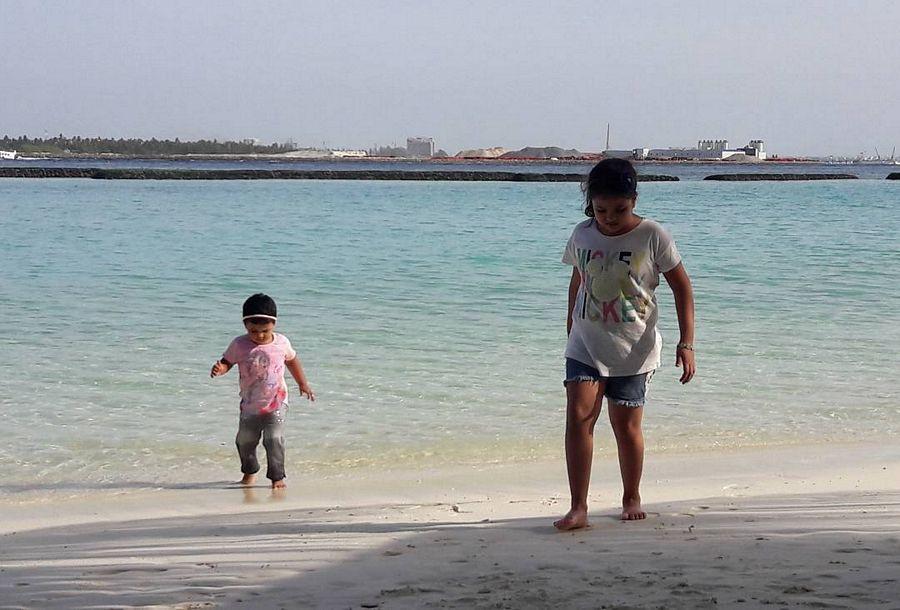 B'day Special: Actress Rambha Family Enjoying Vacation at Maldives Photos