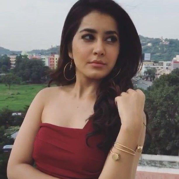 Actress Rashi Khanna Rare & Unseen Photos Collections!