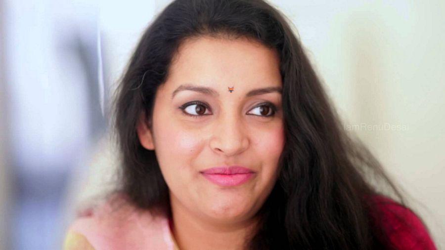 B'DAY Special: Actress Renu Desai Rare & Unseen Photos