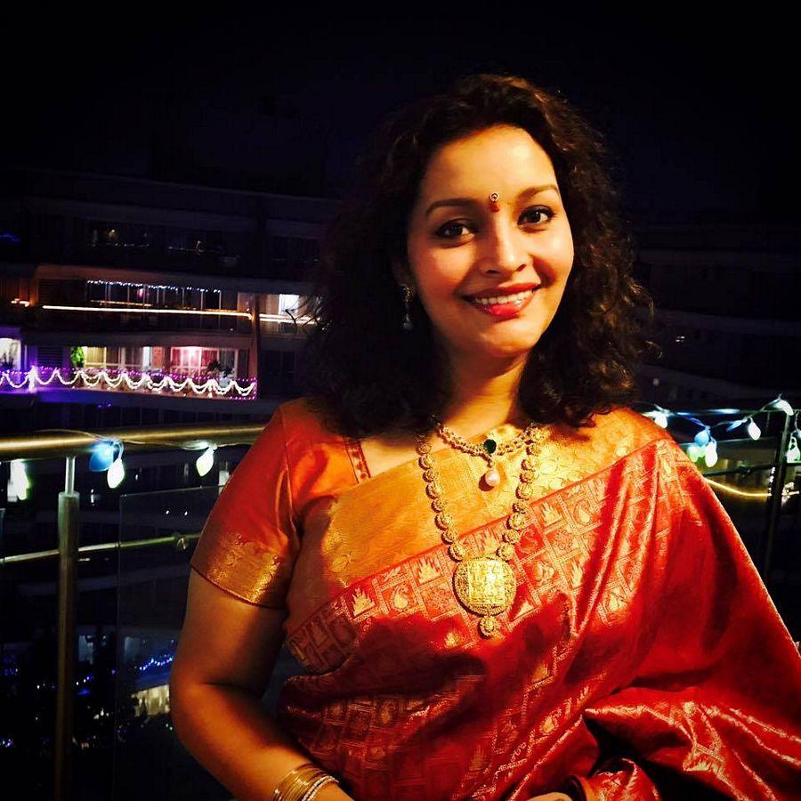 B'DAY Special: Actress Renu Desai Rare & Unseen Photos