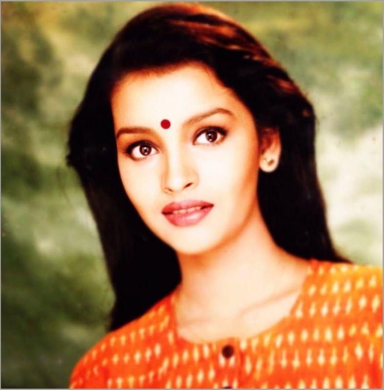 B'DAY Special: Actress Renu Desai Rare & Unseen Photos