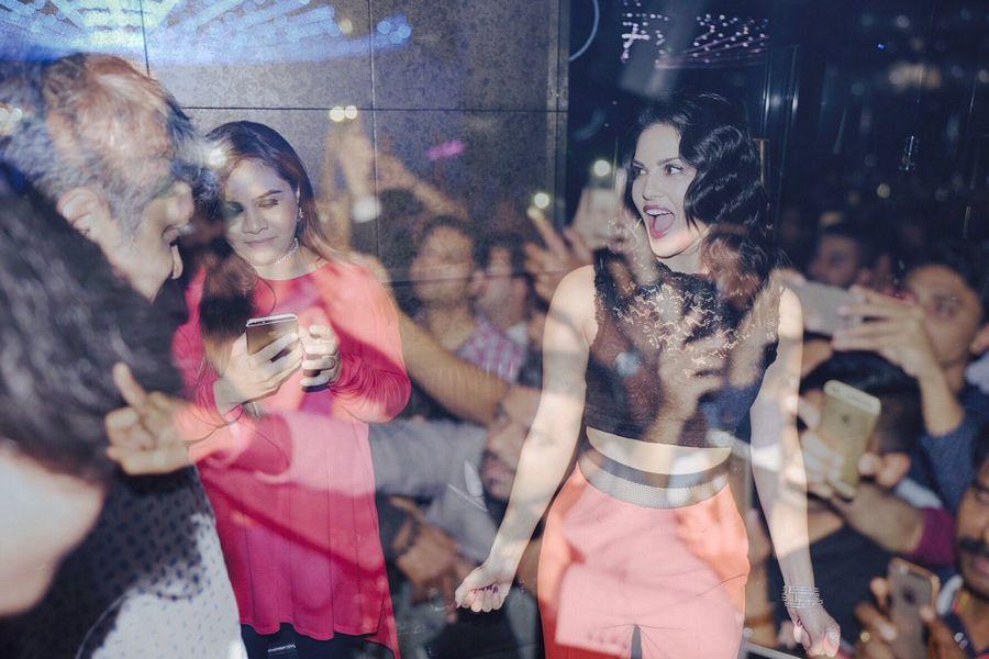 Actress Sunny Leone Latest 2017 UNSEEN Photos