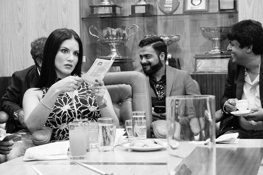 Actress Sunny Leone Latest 2017 UNSEEN Photos