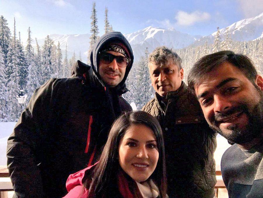 Actress Sunny Leone Latest 2017 UNSEEN Photos