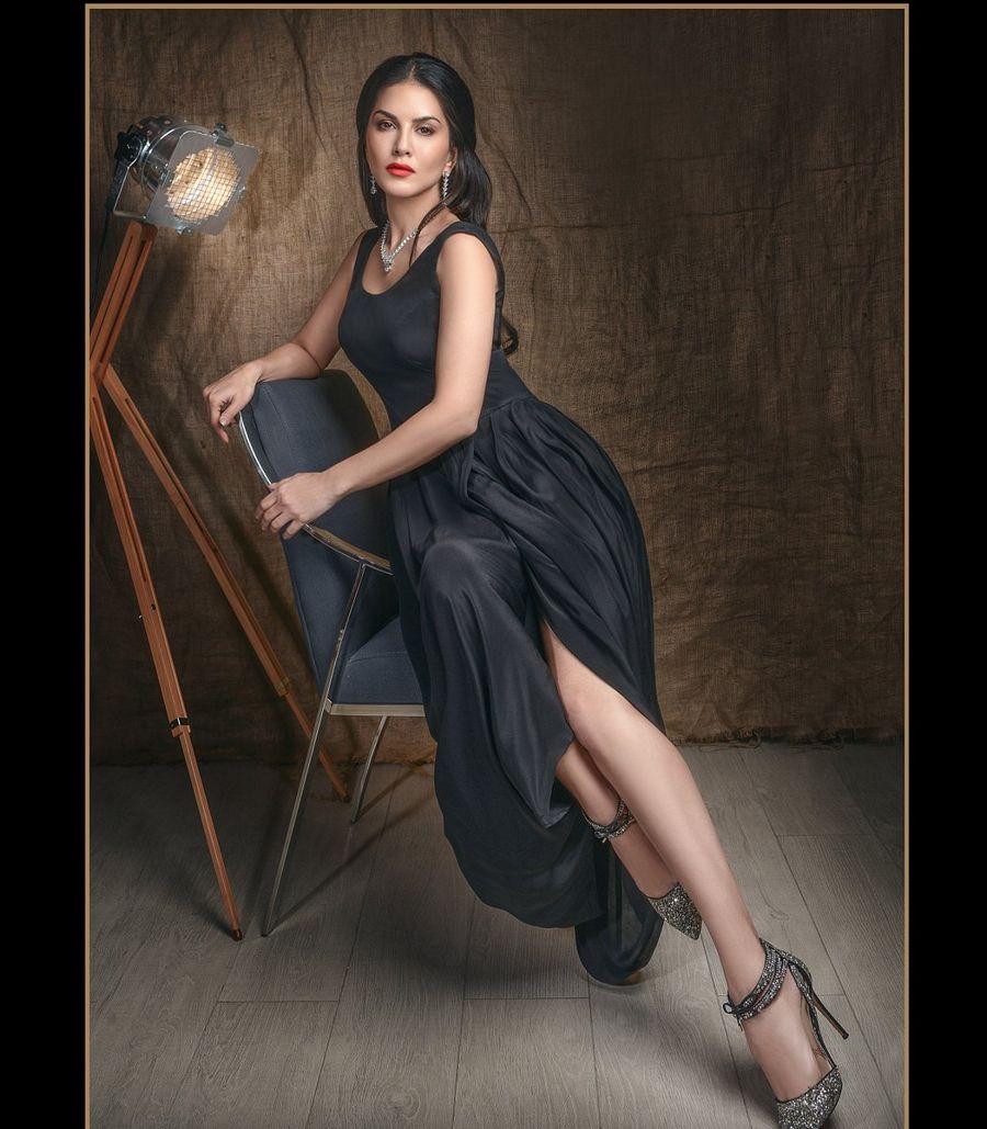 Actress Sunny Leone Latest 2017 UNSEEN Photos