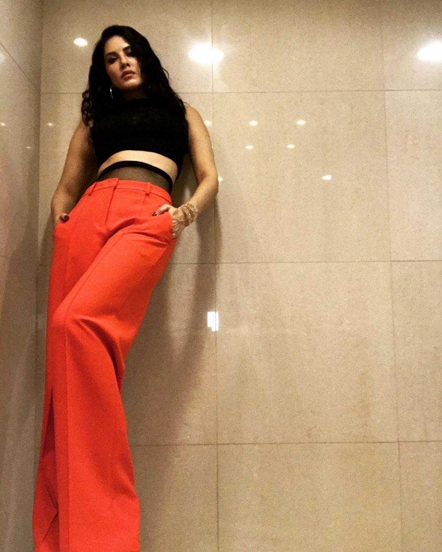 Actress Sunny Leone Latest 2017 UNSEEN Photos