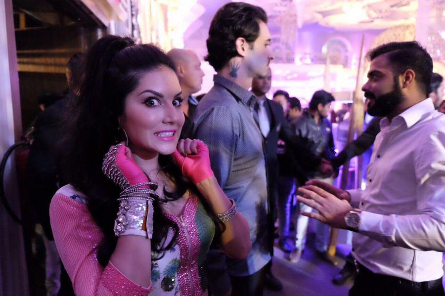 Actress Sunny Leone Latest 2017 UNSEEN Photos