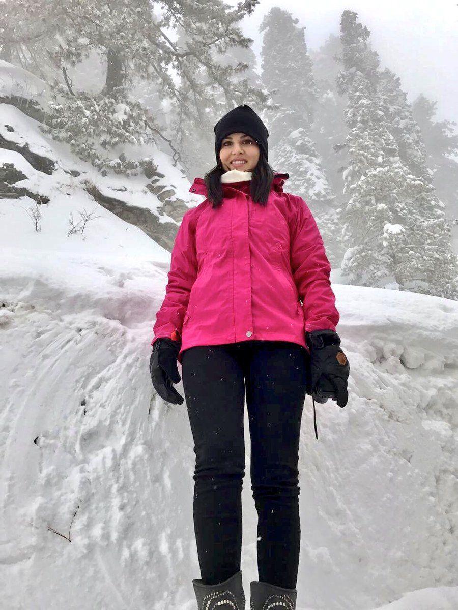 Actress Sunny Leone Latest 2017 UNSEEN Photos