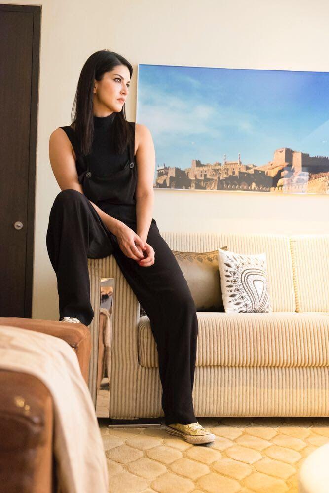 Actress Sunny Leone Latest 2017 UNSEEN Photos