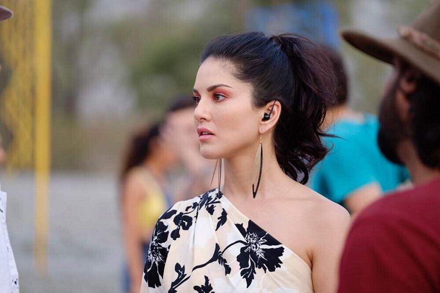 Actress Sunny Leone Latest Unseen Photo Stills