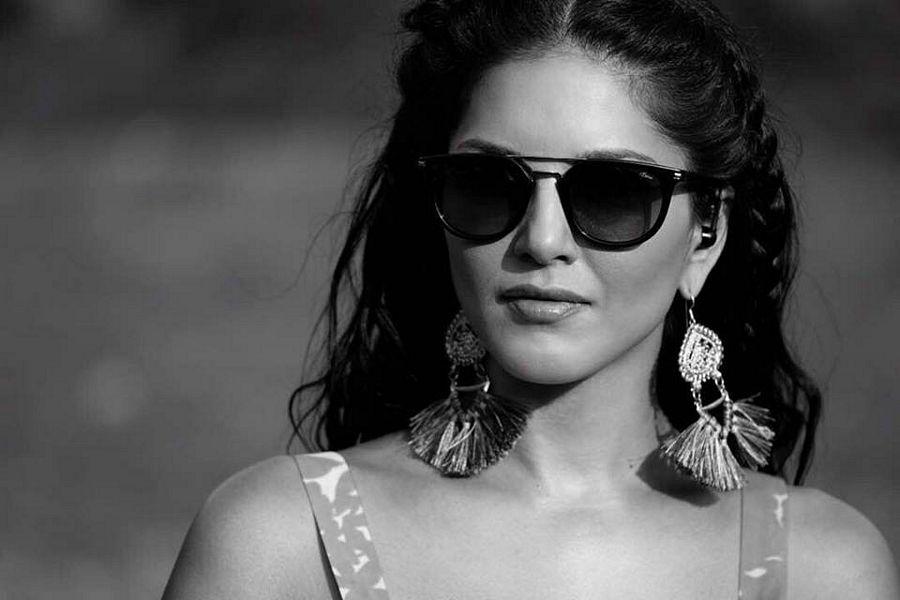 Actress Sunny Leone Rare & Unseen Pictures