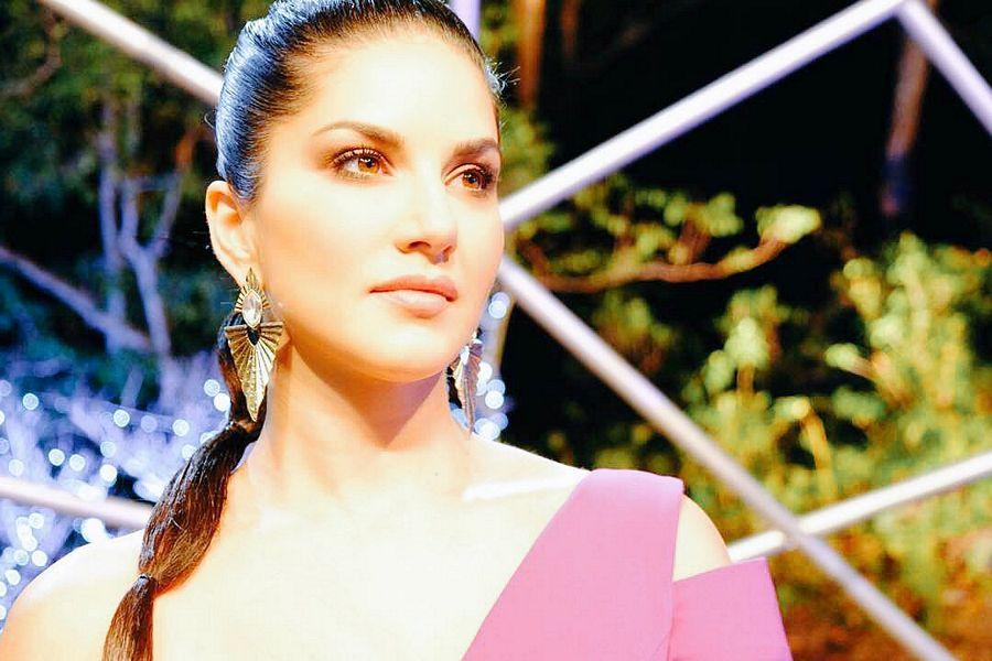 Actress Sunny Leone Rare & Unseen Pictures