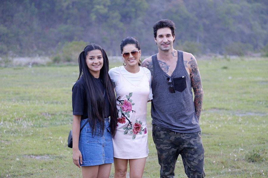 Actress Sunny Leone Rare & Unseen Pictures