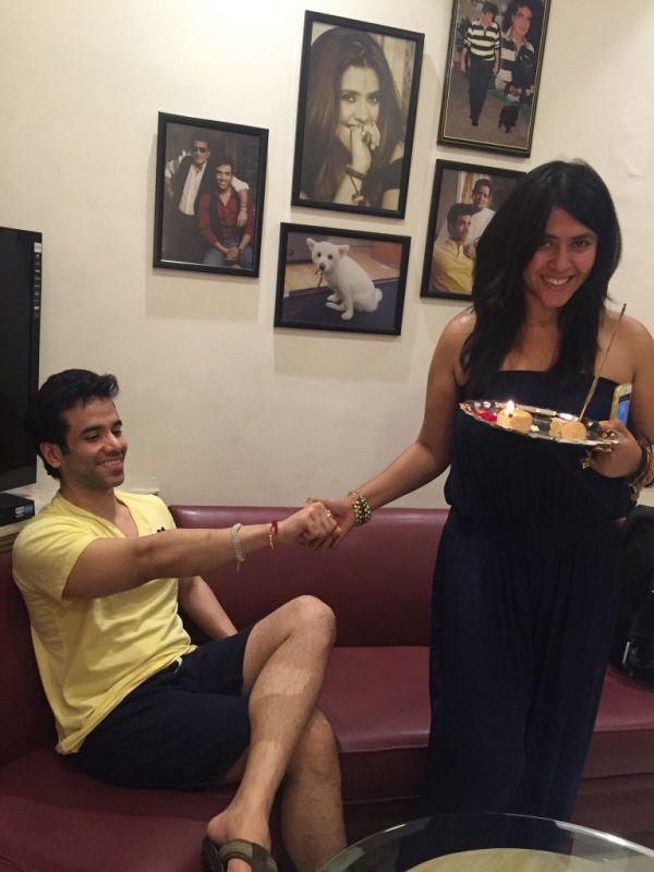 Adorable Photos that our Bollywood Stars Celebrate Raksha Bandhan