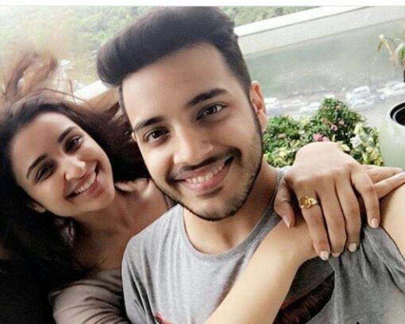 Adorable Photos that our Bollywood Stars Celebrate Raksha Bandhan