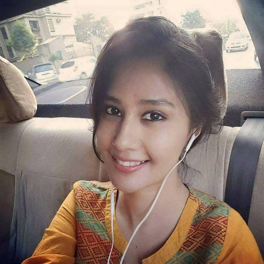 Airtel 4G Girl Sasha Chettri Selfies