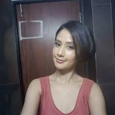 Airtel 4G Girl Sasha Chettri Selfies