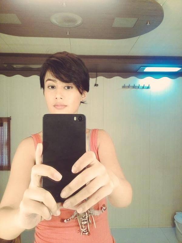 Airtel 4G Girl Sasha Chettri Selfies