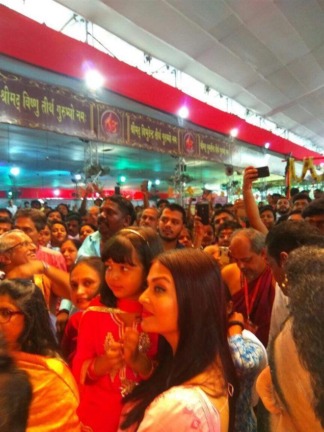 Aishwarya Rai & Sachin Tendulkar With Wife At GSB Ganpati Wadala Photos