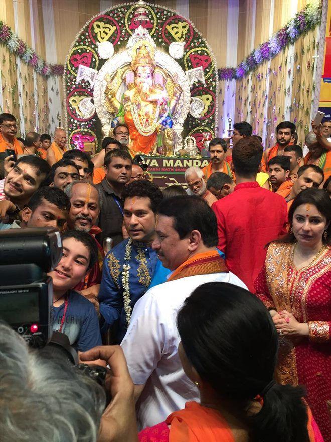 Aishwarya Rai & Sachin Tendulkar With Wife At GSB Ganpati Wadala Photos