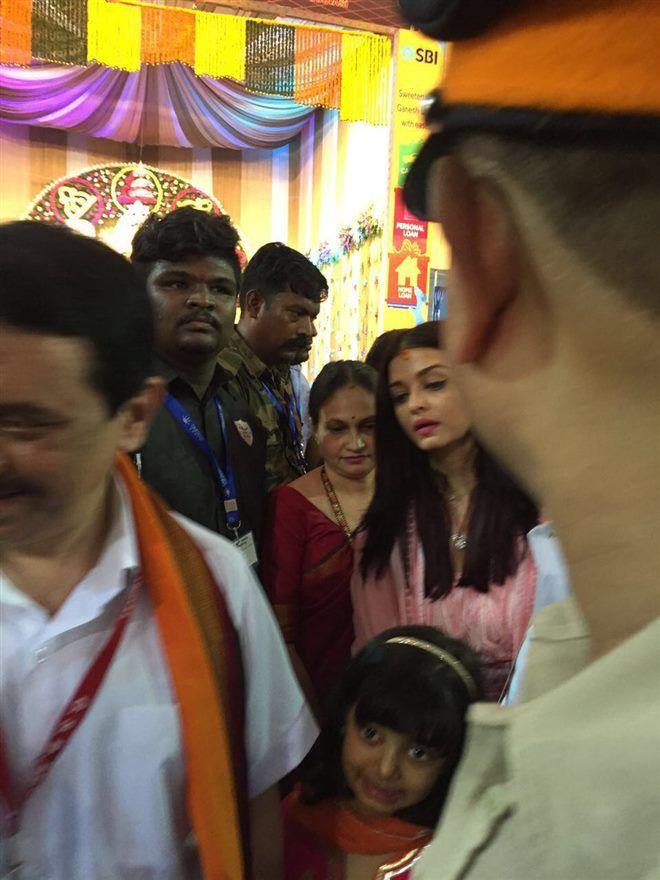 Aishwarya Rai & Sachin Tendulkar With Wife At GSB Ganpati Wadala Photos