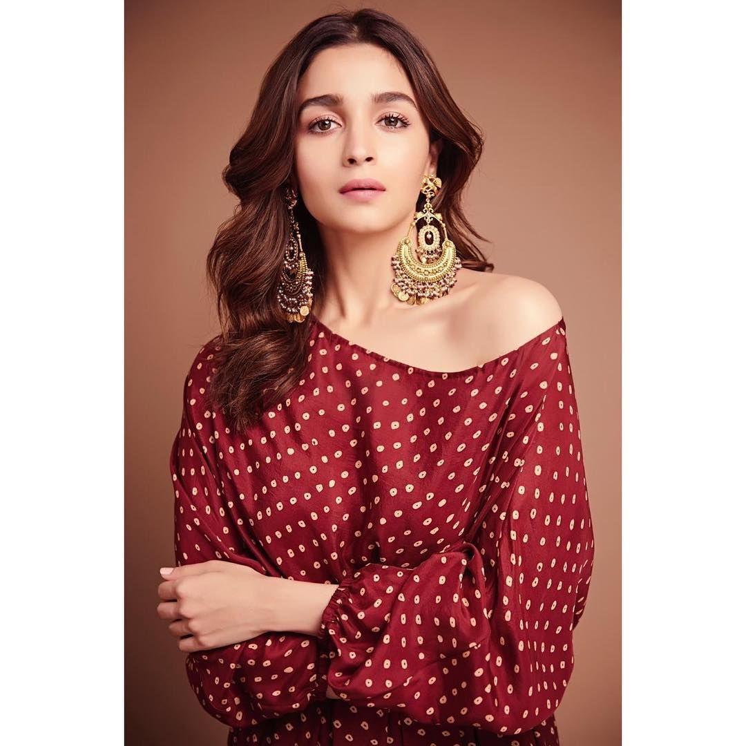 Alia and Crew at kalank promotions
