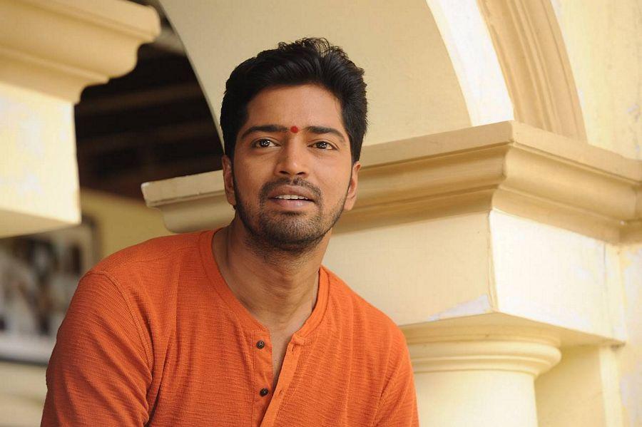 Allari Naresh Meda Meeda Abbayi Movie New Stills