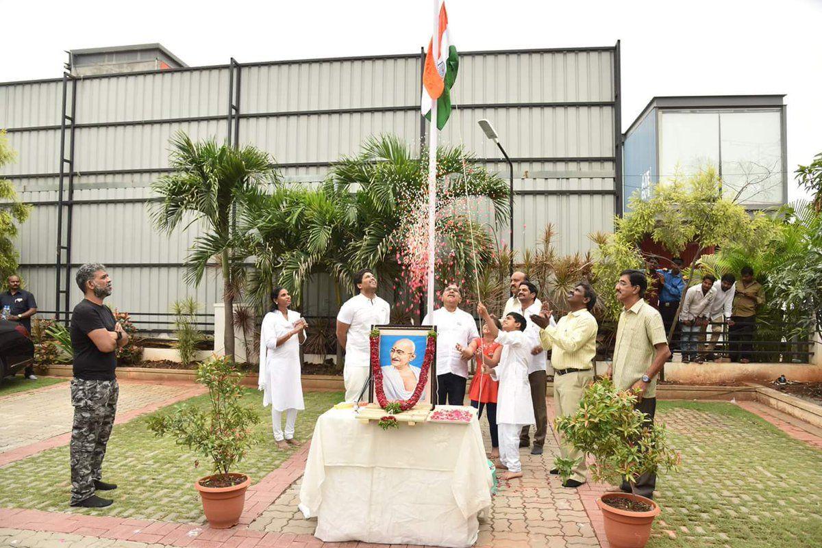 Allu Arjun Family Celebrating 72nd Independence Day Photos