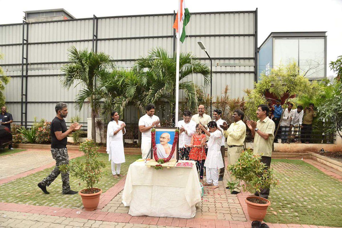 Allu Arjun Family Celebrating 72nd Independence Day Photos