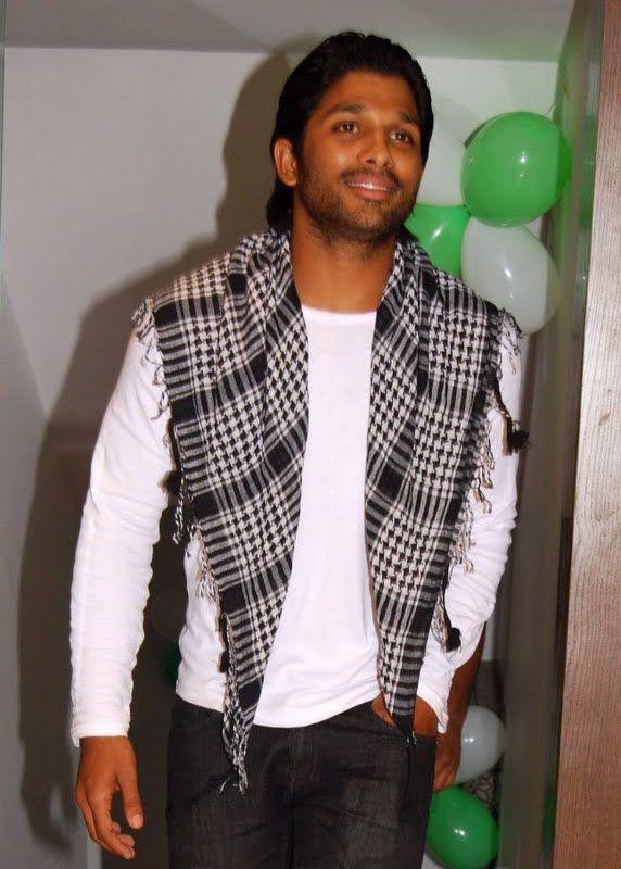 Allu Arjun Rare & Unseen Photos with Lovely Family